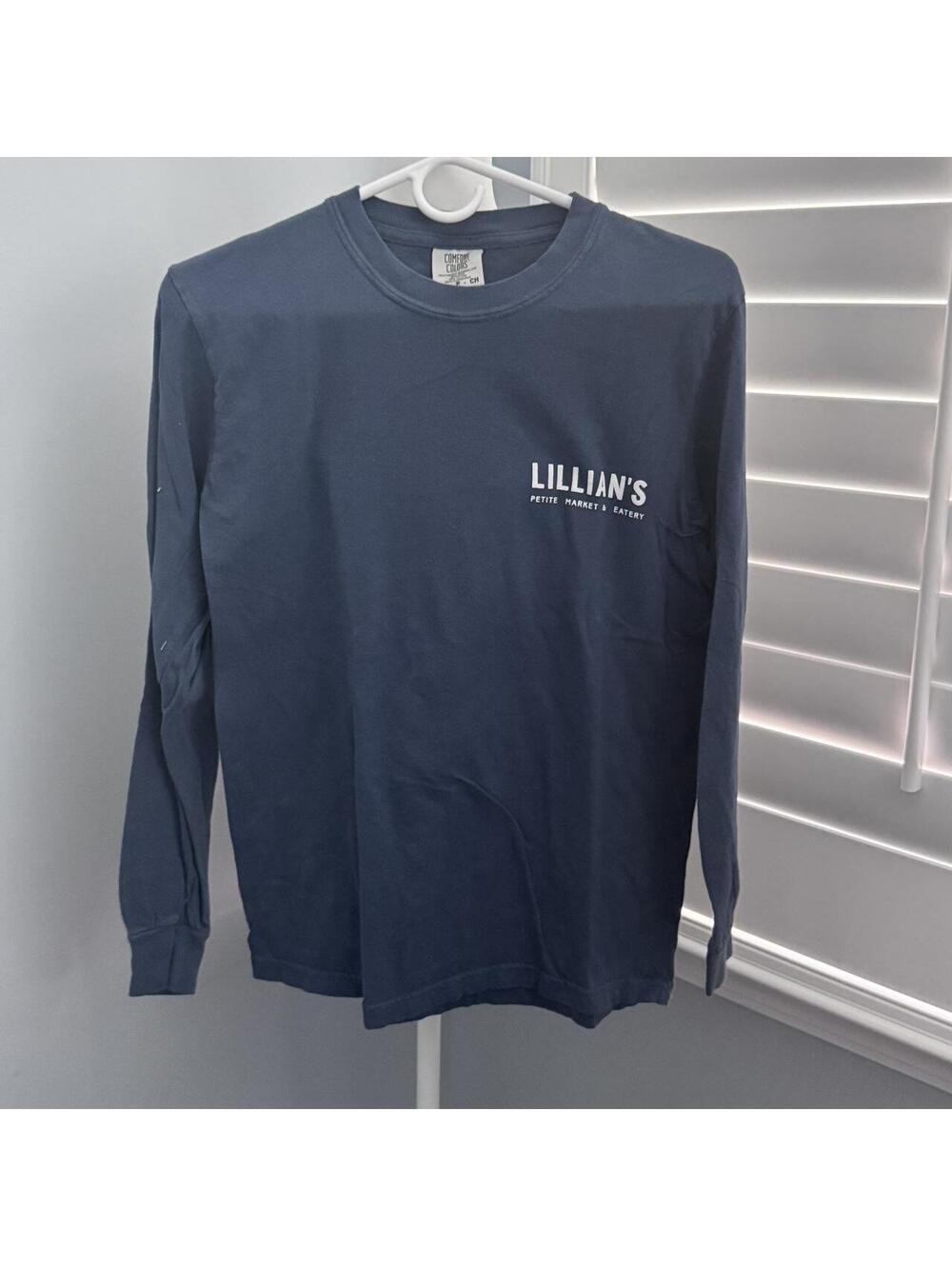 Comfort Colors Women's Navy and Blue Tshirt